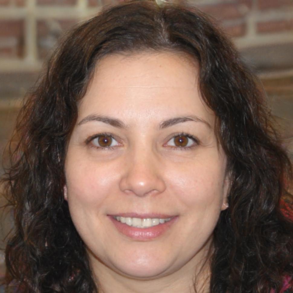 Minji Hwang, senior financial writer and budgeting specialist